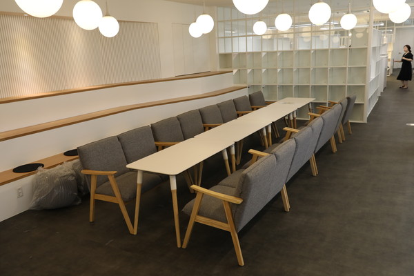 서울 교대역 역사 내에 오픈한 서울창업카페 서초교대점(사진=서초구)