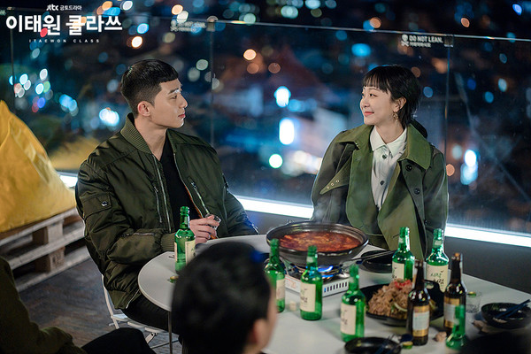  태국 시청자들의 사랑을 받은 드라마 '이태원 클라쓰' 의 한장면 극 중에 나오는 한식에 대한 관심이 높아졌다. / 사진 = JTBC 