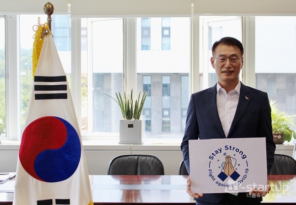 문대림 JDC 이사장이 코로나19 극복을 위한 ‘스테이 스트롱(Stay Strong)’ 캠페인에 동참했다(사진=JDC)