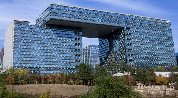 판교에 입주해 있는 게임 개발 업체 엔씨소프트 NC / 사진 = 이태구 기자