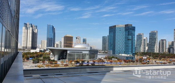 인천 송도 스타트업 파크 구) 투모로우시티 전경 / 사진 = 이태구 기자