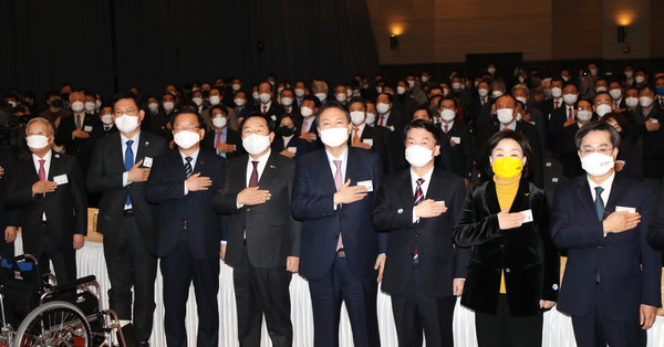 중소기업중앙회를 비롯 중소기업단체협의회는 5일 서울 여의도중기중앙회에서  정·관계, 재계, 중소기업계의 주요 인사를 초청해 '2022 중소기업인 신년인사회'를 개최했다./사진= 중기중앙회