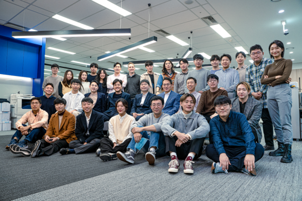 AI 스타트업 크래프트, 소프트뱅크서 1700억 투자 유치/크래프트 테크놀로지스 직원들의 모습./사진=크래프트