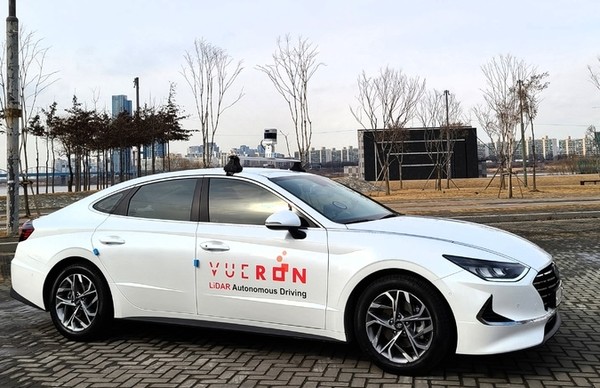 하나의 라이다 센서만 탑재한 뷰런테크놀로지의 자율주행차 . /사진=네이버 D2SF