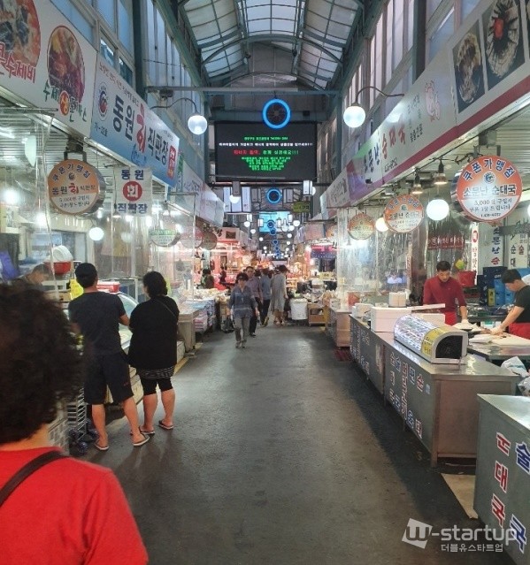 4차 추경안 국회 통과... 2차 재난지원금, 24일 특고·프리랜서· 25일 소상공인 지급...사진은 전통 재래시장