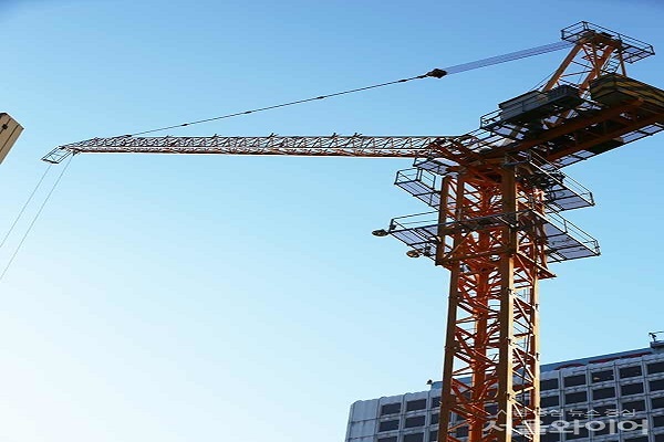 5월 전 산업 생산은 전월보다 0.8% 늘며 지난달 0.7% 감소에서 한 달 만에 상승세로 돌아섰다. 사진=이슈앤비즈 DB