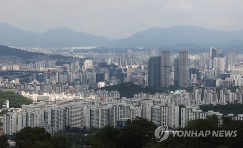 서울 남산에서 바라본 시내 아파트 모습