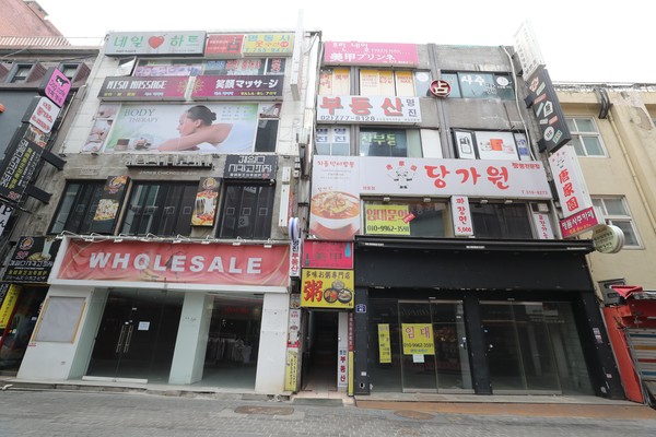 서울 명동 상가 모습