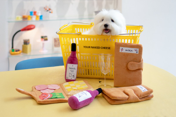 /사진=리카리카, 펫 와인파티 장난감