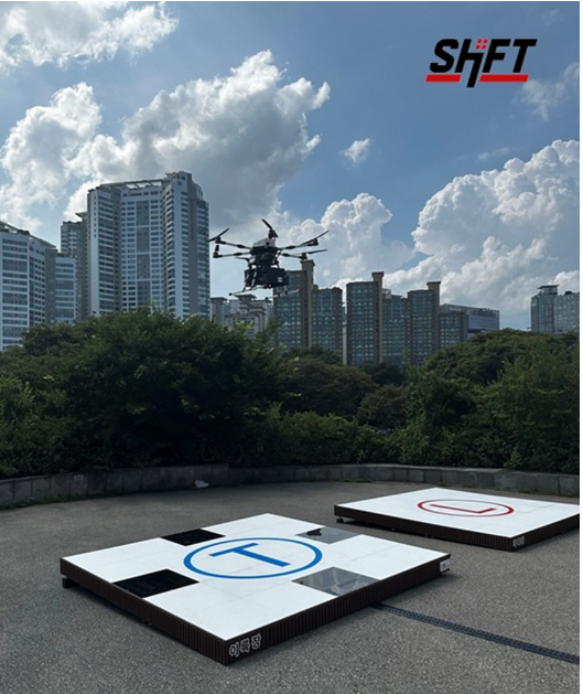 /사진=TIE의 ZEROLAP이 드론배달거점에서 물품 적재 후 이륙, 배달점으로 출발하고 있다.사진=TIE제공