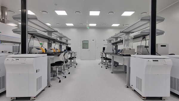 /사진=큐로셀 대전 GMP 시설 내부 이미지