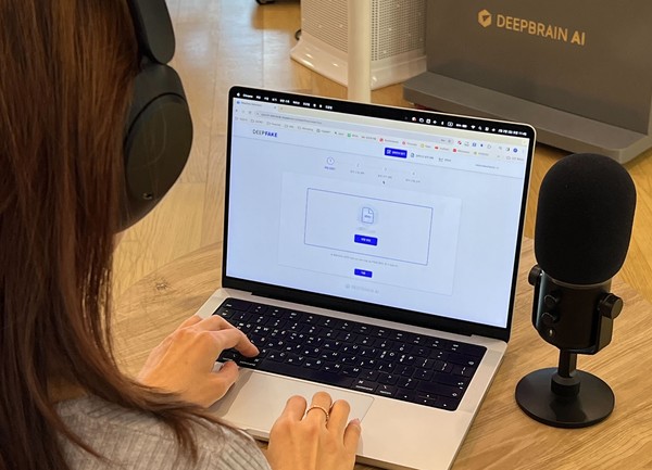  국내 생성형 인공지능(AI) 전문 기업 딥브레인AI는 딥러닝 기반 딥보이스 탐지 기술에 대한 특허를 출원했다고 5일 밝혔다. 