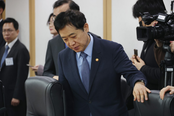 김주현 금융위원장이 지난 5일 오전 서울 종로구 정부서울청사에서 열린 새마을금고 건전성 감독 협력체계 강화를 위한 행안부-금융위 업무 협약식에 참석했다/사진=연합뉴스