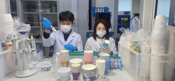 보건환경연구원 실험 / 사진 = 광주광역시