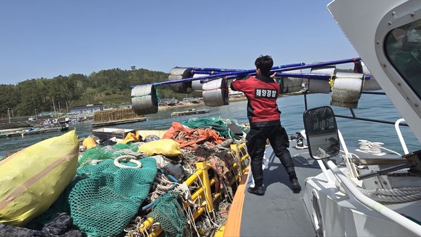 폐그물 수거 / 사진 = 여수해양경찰