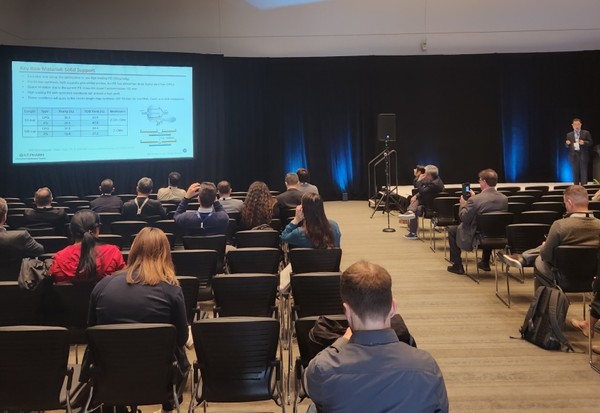 김성원 에스티팜 올리고 연구소장이 TIDES USA 2024에서 발표하고 있다/사진=에스티팜