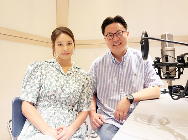 이번 영상의 내레이션을 맡은 방송인 안현모(왼쪽)과 서경덕 성신여대 교수/사진=서경덕