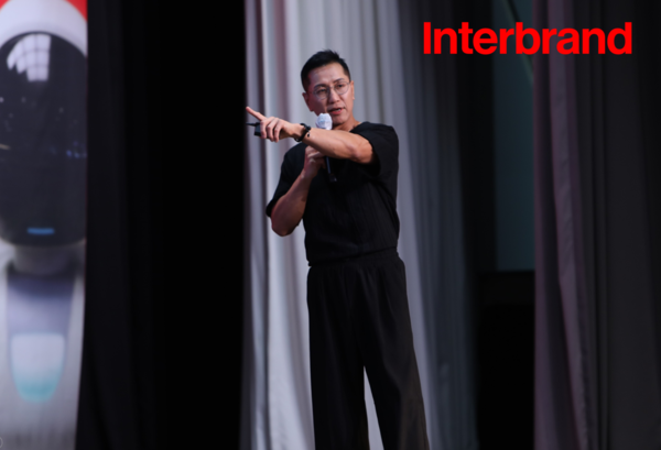 세계 최대 브랜드 컨설팅 그룹인 인터브랜드가 23일 제12회 ‘Best Korea Brands 2024(2024년 베스트 코리아 브랜드)’ 오프라인 컨퍼런스를 개최하고, 대한민국 대표 50대 브랜드와 ‘109 123 569 : 브랜드, 주가를 바꾸다’ 라는 주제의 브랜드 인사이트를 발표했다. 사진은 인터브랜드 한국법인 문지훈 대표/사진=인터브랜드