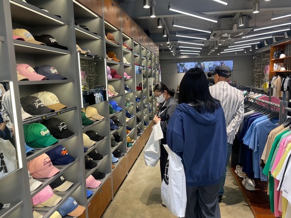 의복 지원 / 사진 = 담양군