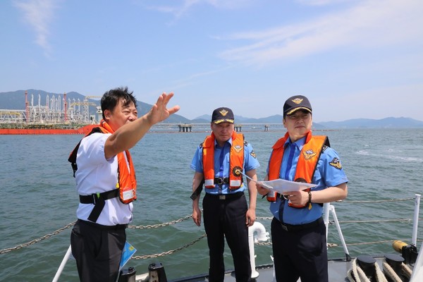 국가산업단지 해상 치안 점검 / 사진 = 여수해양경찰