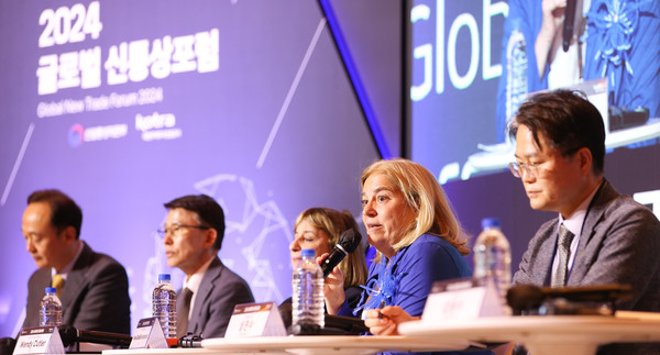 12일 서울 소공동 롯데호텔에서 열린 '2024 글로벌 신통상 포럼'에서 웬디 커틀러 아시아 소사이어티 정책 연구소 부소장이 패널토론 발언을 하는 모습. 사진=대한무역투자진흥공사 제공