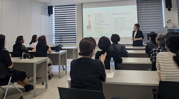 경력단절여성 위한 실버인지놀이지도사 1급 과정 / 사진 = 나주시