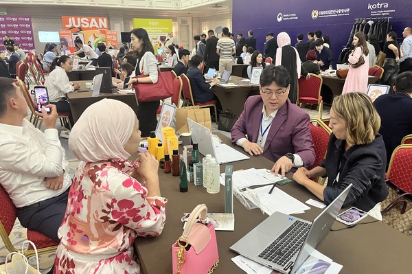 지난 13일부터 사흘간 카자흐스탄 알마티 릭소스 호텔에서 열리는 ‘2024 K-라이프스타일 인 카자흐스탄’ 행사 현장의 모습. 사진=대한무역투자진흥공사 제공