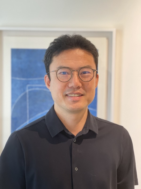 캐스팅엔 안재권 전무