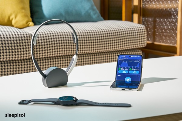 리솔 ‘슬리피솔 바이오’ 앱(App)과 연동 가능한 슬리피솔 플러스, 삼성 갤럭시 워치 /사진=리솔