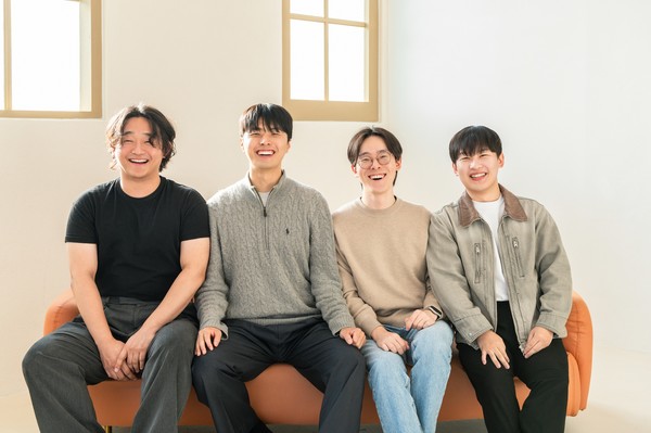 (왼쪽에서 두번째) 도비스튜디오 도진우 대표, (왼쪽부터) 채정우, 안상호, 서창덕 공동창업자 /사진=도비스튜디오