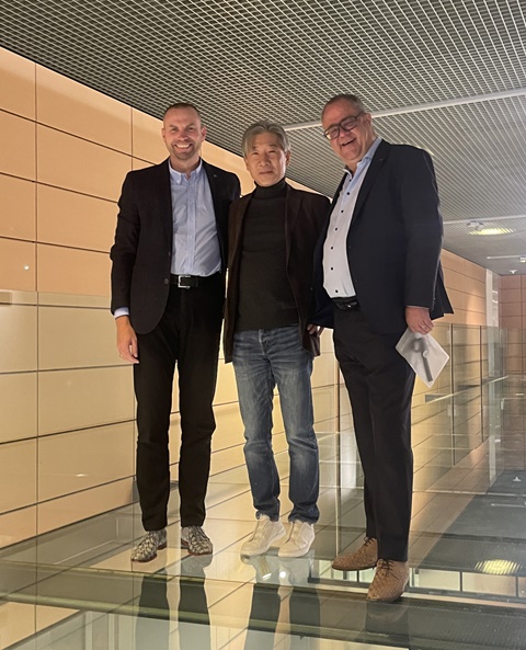 좌로부터 유니린사의 이바트 부사장, 권혁태 대표, 토마스 부사장/사진=신명마루 