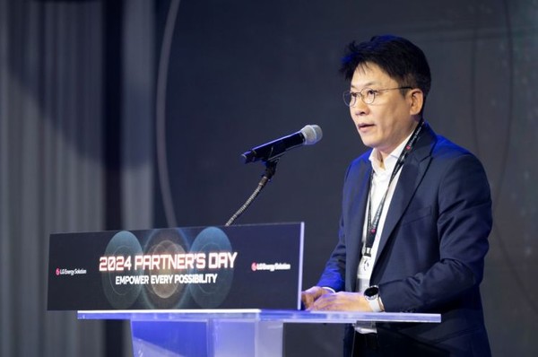 김동명 LG에너지솔루션 CEO 사장이 2024 파트너스데이 행사에 참석해 환영사를 하고 있다. /사진=LG에너지솔루션