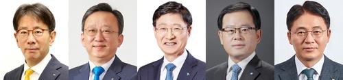 왼쪽부터 이재근 KB국민은행장, 정상혁 신한은행장, 이승열 하나은행장, 조병규 우리은행장, 이석용 NH농협은행장/사진=연합뉴스 