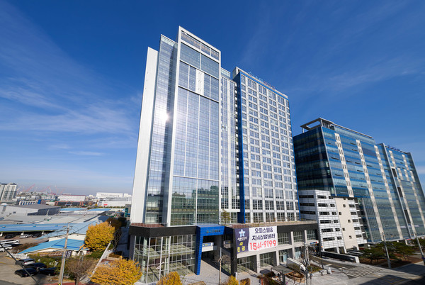 충북 청주시에 위치한 '삼성희망디딤돌 충북센터'의 전경/사진=삼성전자