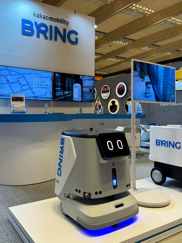 브이디컴퍼니 상업용 청소로봇 '클리버' /사진=브이디컴퍼니 