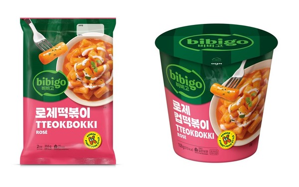 비비고 로제떡볶이 파우치(좌), 컵(우) /사진=CJ제일제당