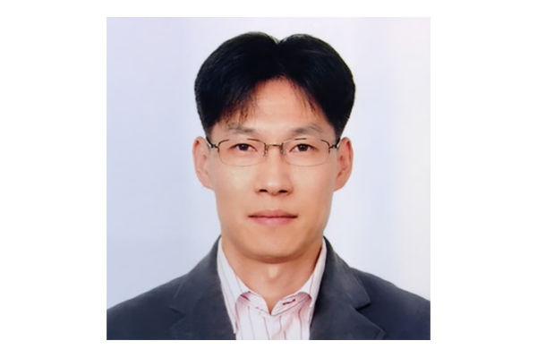 최진일 이마트 24 대표가 어떤 방식으로 수익성을 개선시킬지 업계의 관심이 쏠리고 있다./사진=이마트24