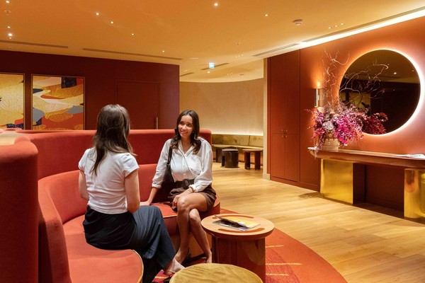 프랑스 파리에 위치한 갤러리 라파예트 오스만 지점(Galeries Lafayette Haussmann)의 VIP라운지인 '르 꽁시에르주(Le Concierge)' 전경/사진=롯데백화점