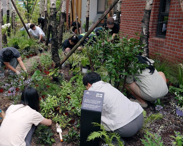 평택고덕2단지 ‘우리가든 같이가든’ 프로그램이 진행되는 모습. /사진=한국토지주택공사