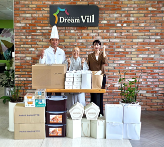 강남드림빌 원장과 바디프랜드 직원복지팀 관계자들이 기념 촬영/사진=바디프랜드