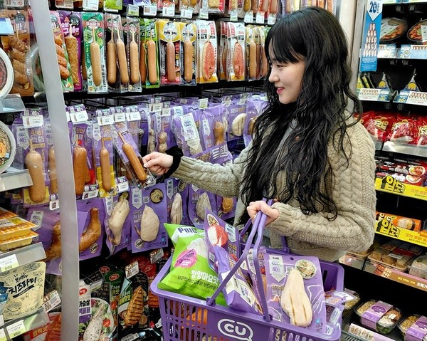 CU 대표 PB 'PBICK', 리뉴얼 5개월만에 3000만개 판매/사진=BGF리테일