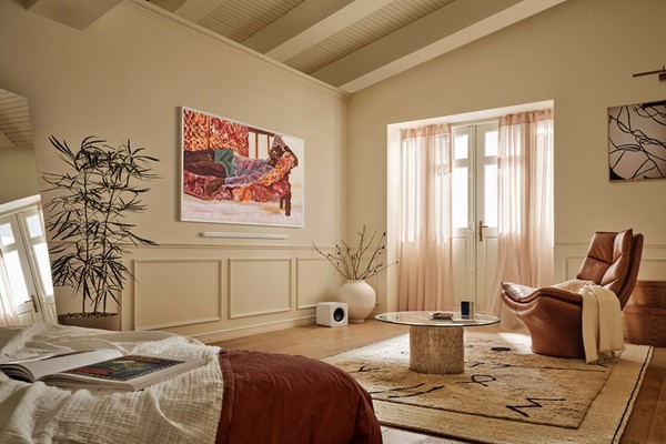 삼성 아트 스토어를 통해 루도빅 은코스(Ludovic Nkoth)의 ‘하루의 무게(A Day’s Weight)’를 만나볼 수 있다./사진=삼성전자