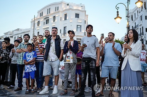 반정부 시위를 하는 모로코 젊은이들/사진=AP 연합뉴스