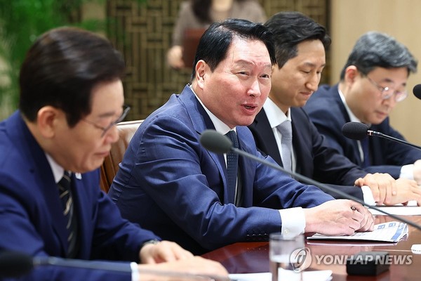 한미 관세협상 후속 민관 합동회의, 발언하는 최태원 회장/ 사진=연합뉴스