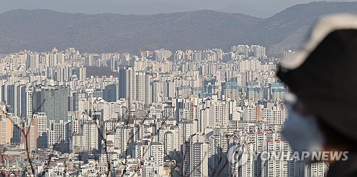 서울 남산에서 바라본 서울 시내 아파트 모습/ 사진=연합뉴스