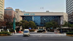 새해 증시 2일 오전 10시 <b>개장</b>...코스피 작년 폐장일 외인·기관 매수에 1.6%...